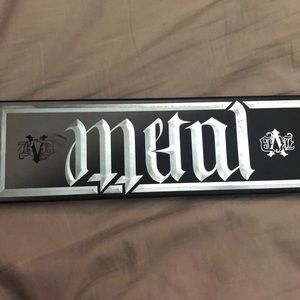 Kat Von D Matte + Metal Limited Palette